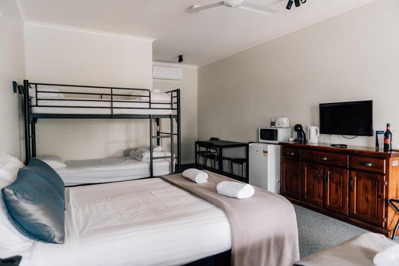 Port Albert Motel Kültér fotó