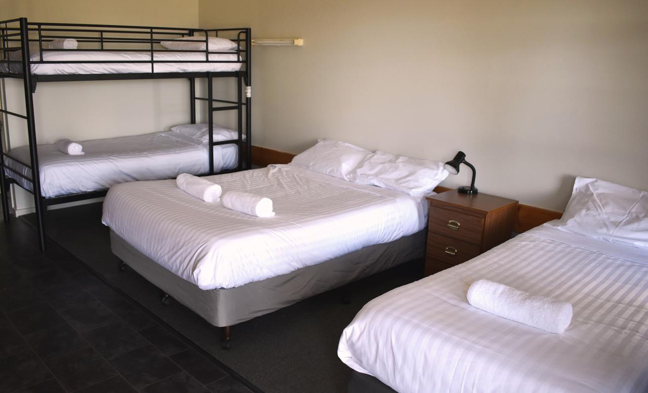 Port Albert Motel Kültér fotó